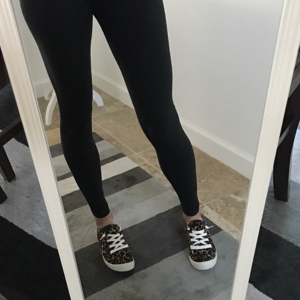 ⬇️only 6 left ,sale⚡️  Leopard Print Sneakers - Picture 2 of 8